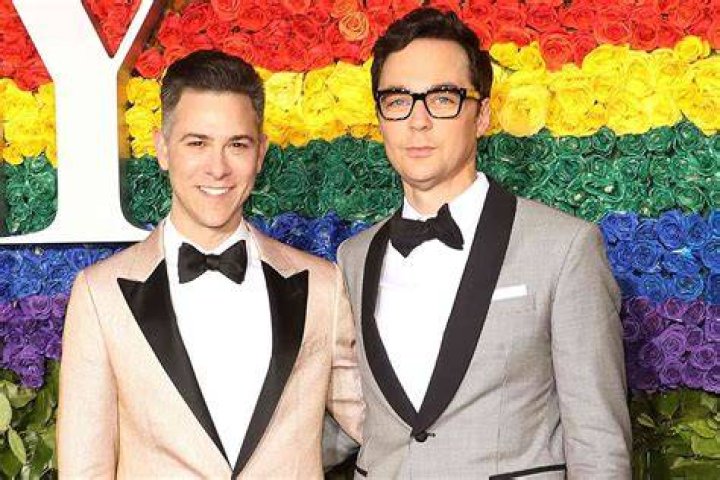 
Jim Parsons Says the Smell of Winter Reminds Him of Falling in Love With Husband Todd Spiewak 