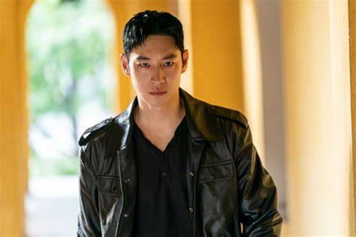 
Lee Je-hoon’s Taxi Driver 2 unveils new stills ahead of its premiere 